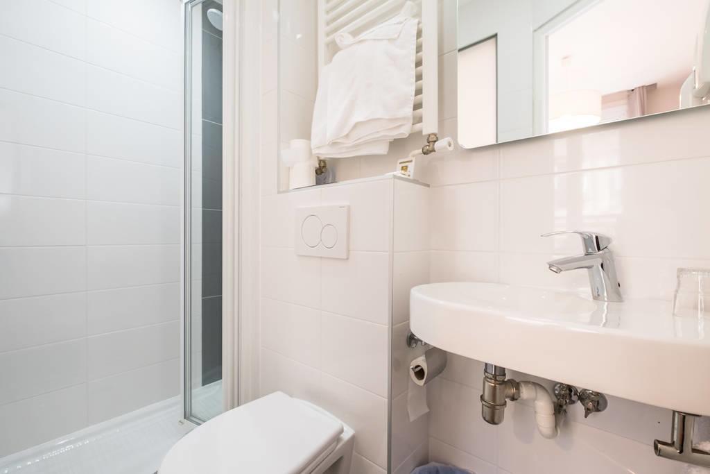 Double Room Private Bathroom