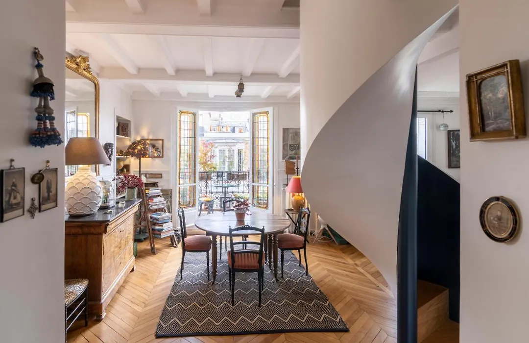 MaisondesChaumes-Paris-1
