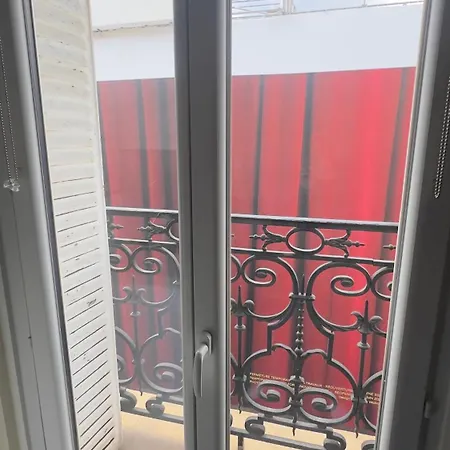 Eiffel Tower View Rose, Apartment #2-3